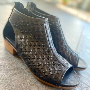 Pikolinos Formentera Black open toe